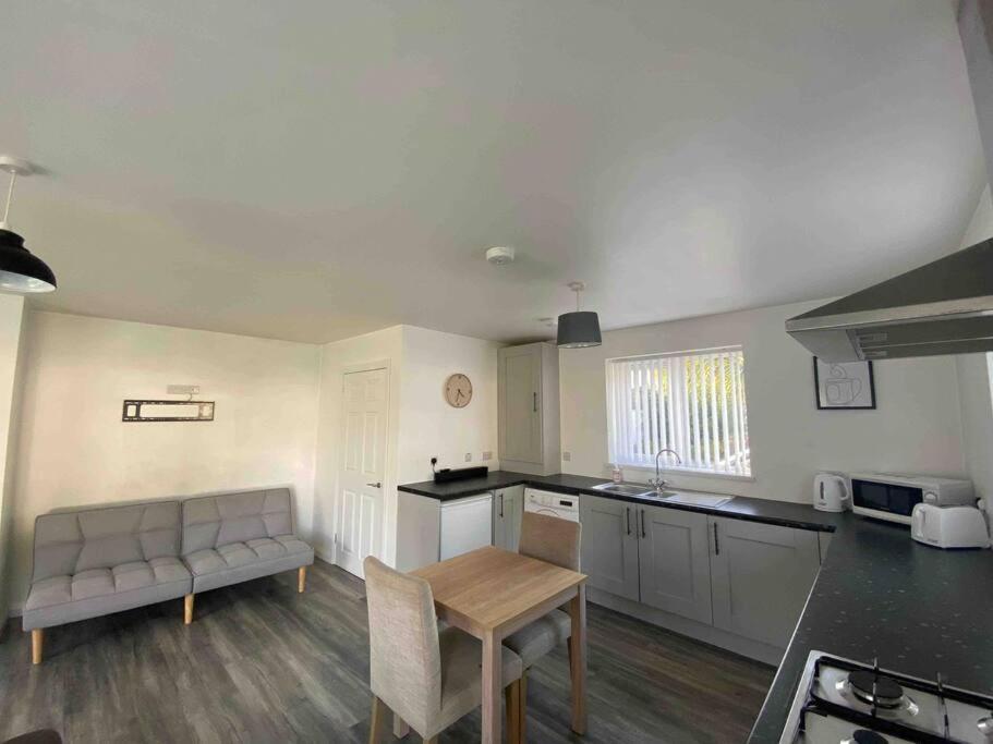 Conveniently Located, Close To City And Quiet Area Londonderry Eksteriør billede